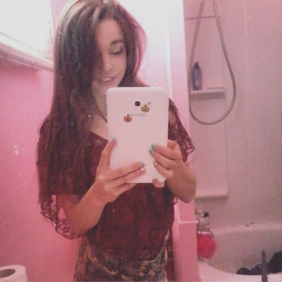 Meet your Posher, Jess - Picture 3 of 3